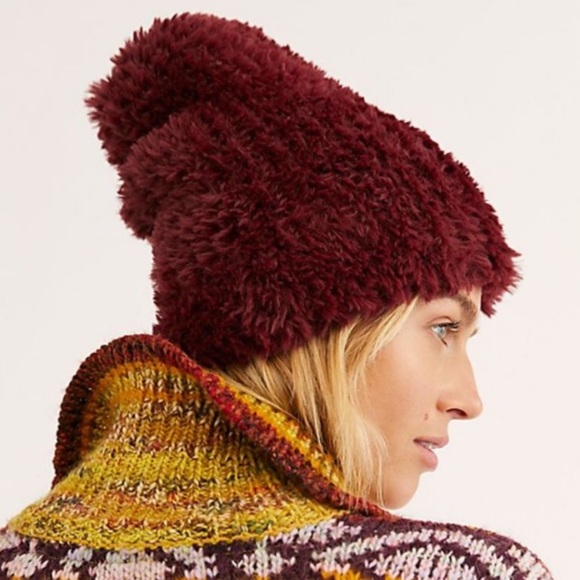 Free People Accessories - NWT Free People Head in the Clouds Berry Beanie